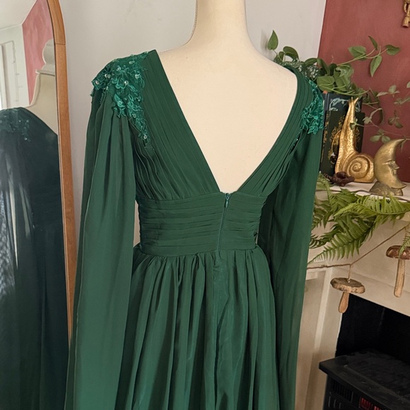 Elegant Green Evening Cape Sleeve Whimsical Gown - Picture 4 of 4